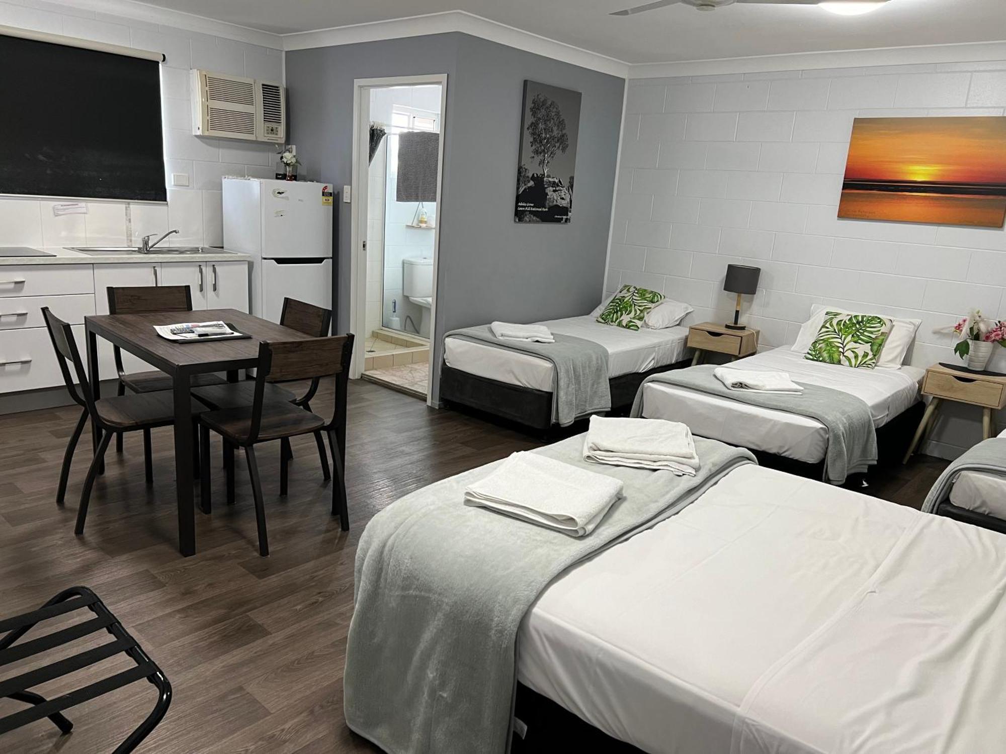 Spanish Lace Motor Inn Townsville Buitenkant foto