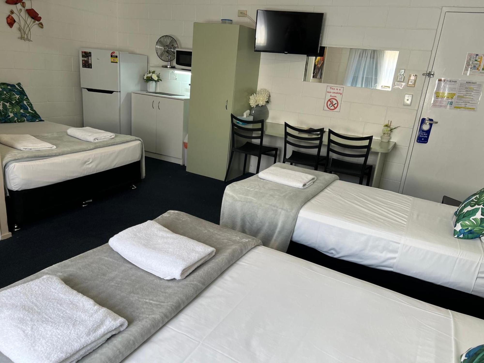 Spanish Lace Motor Inn Townsville Buitenkant foto